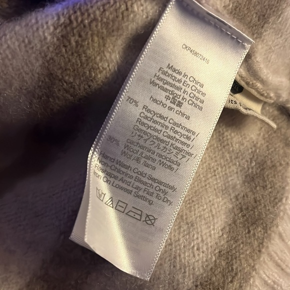 Madewell Crop Cashmere Turtleneck Sweater - Picture 6 of 7